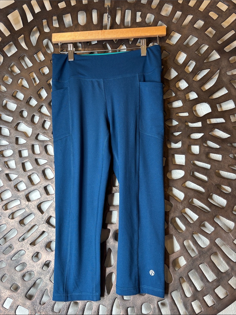 🧘 Yoga Athleisure Leggings Small 26" Marika Blue Cropped Pockets Stretch 🧘